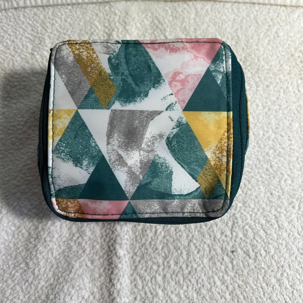 Thirty-One zipper storage box